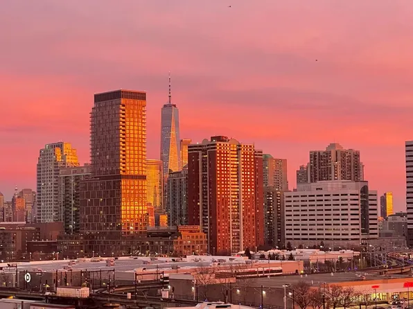 700 Grove Street image 27 of 39