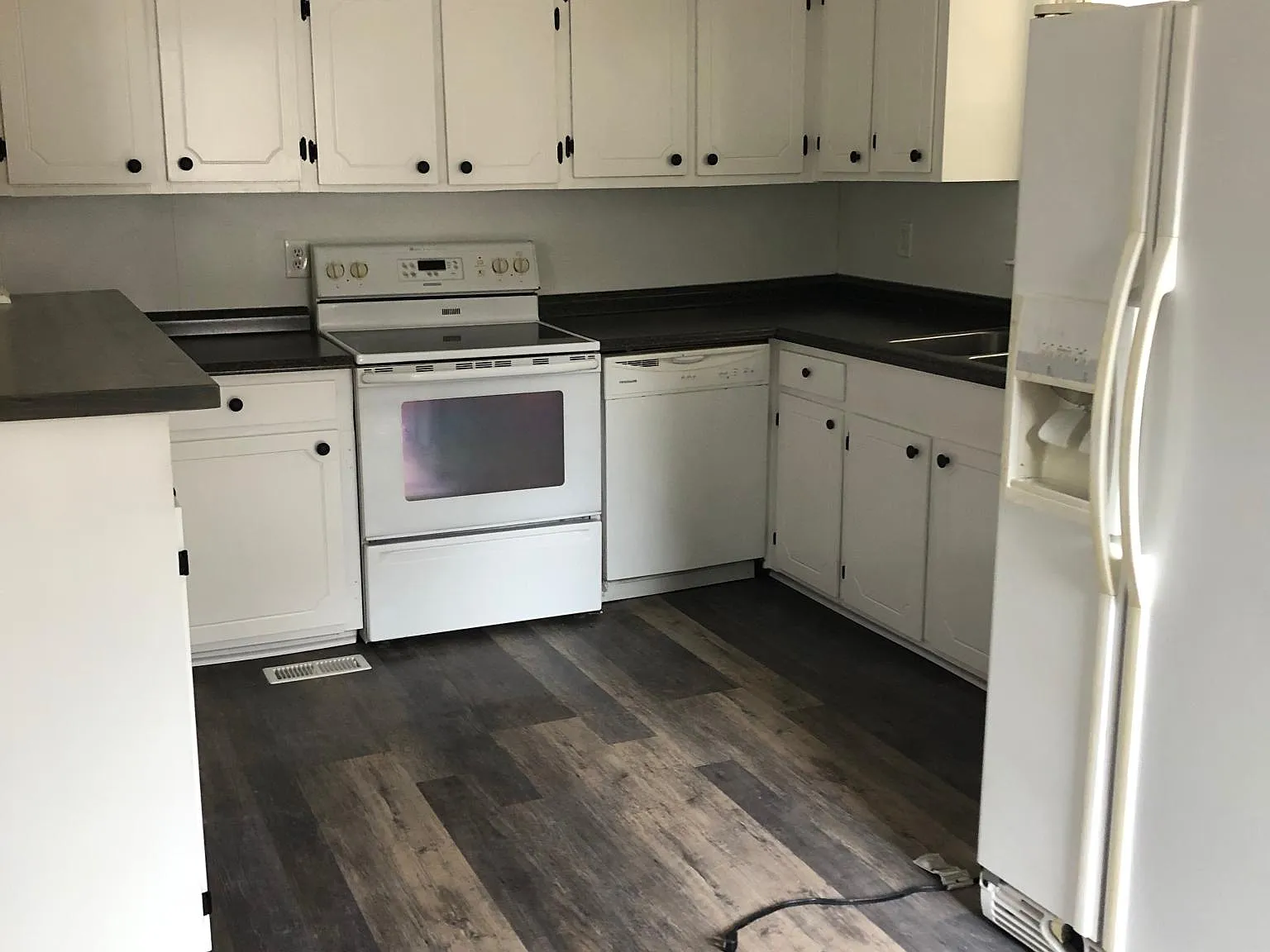 5074 Watergate Dr — Photo 3