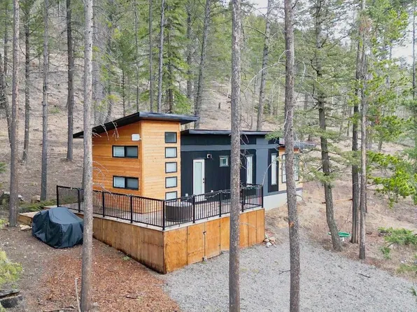 28 SW Kenai Acres, Blairmore, AB T0K 0E0