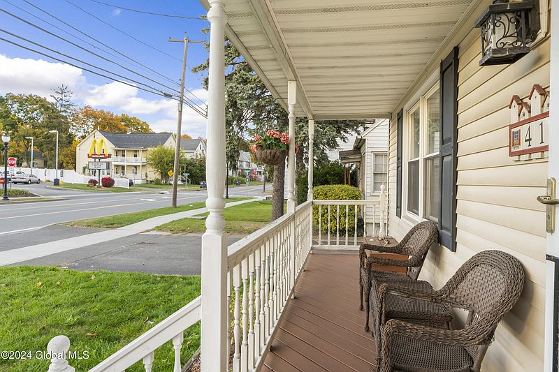 3rd image of 41 Saratoga Avenue