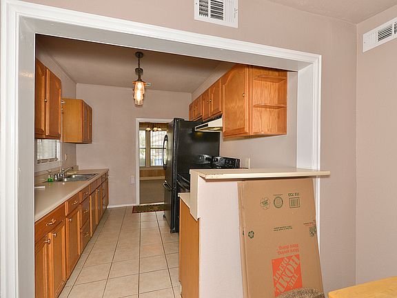 4th image of 702 Chalmers Ave