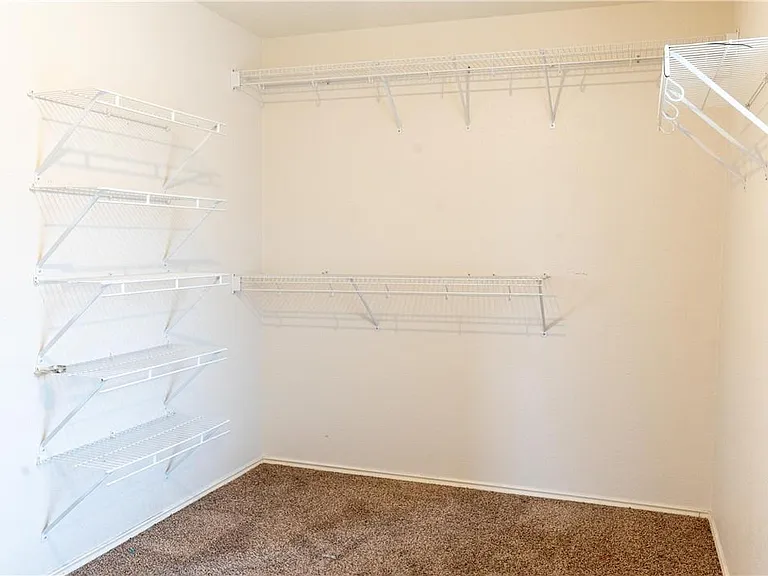 1608 Diana Dr — Photo 11