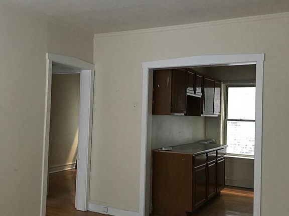 2nd image of 3231 N Avers Avenue # Fl 1ST