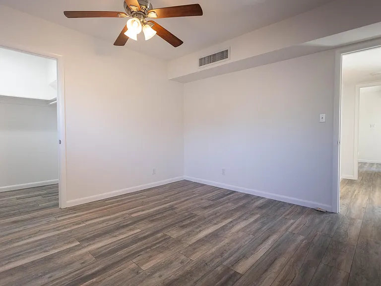 1043 E Maryland Ave #5 — Photo 12