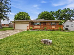 2465 Trinity Dr, Middletown, OH 45044