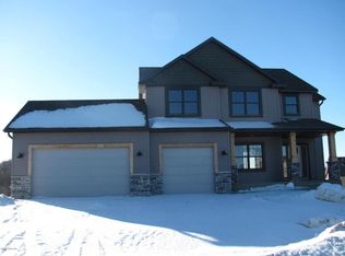 1860 Esther Ln SW, Rochester, MN 55902