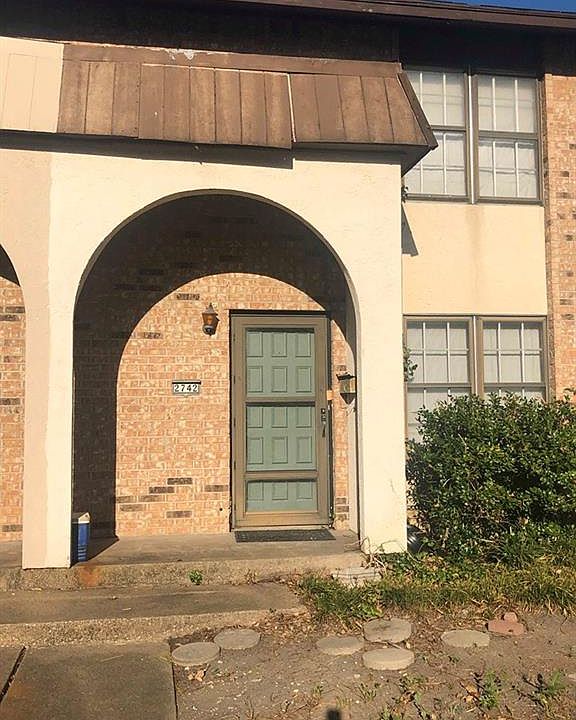 1st image of 2742 Patricia Ln