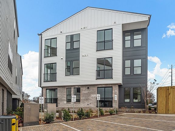 3rd image of 505 Community Ct #203