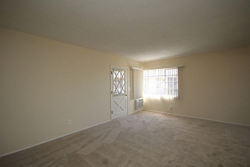 4th image of 1416 New Ave