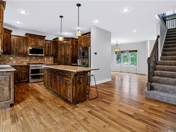1236 Vivian Dr, Warrensburg, MO 64093