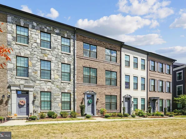 12553 Todd Ln, Fairfax, VA 22033