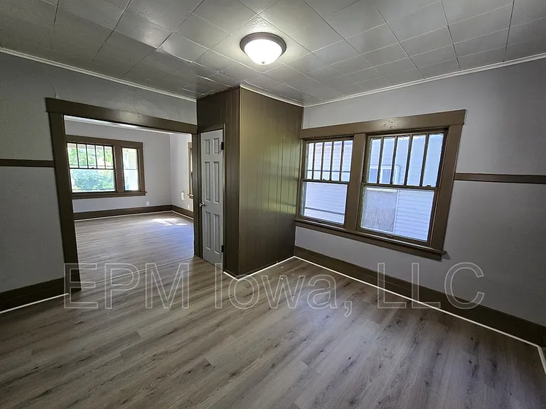 506 Fowler St — Photo 10
