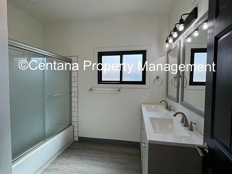661 S Main — Photo 17