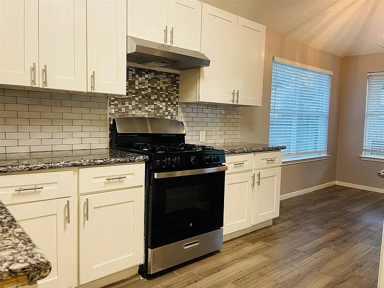 20803 Lavenderwood Dr — Photo 15
