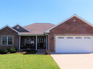 106 Buck Mountain Dr, Farmington, MO 63640