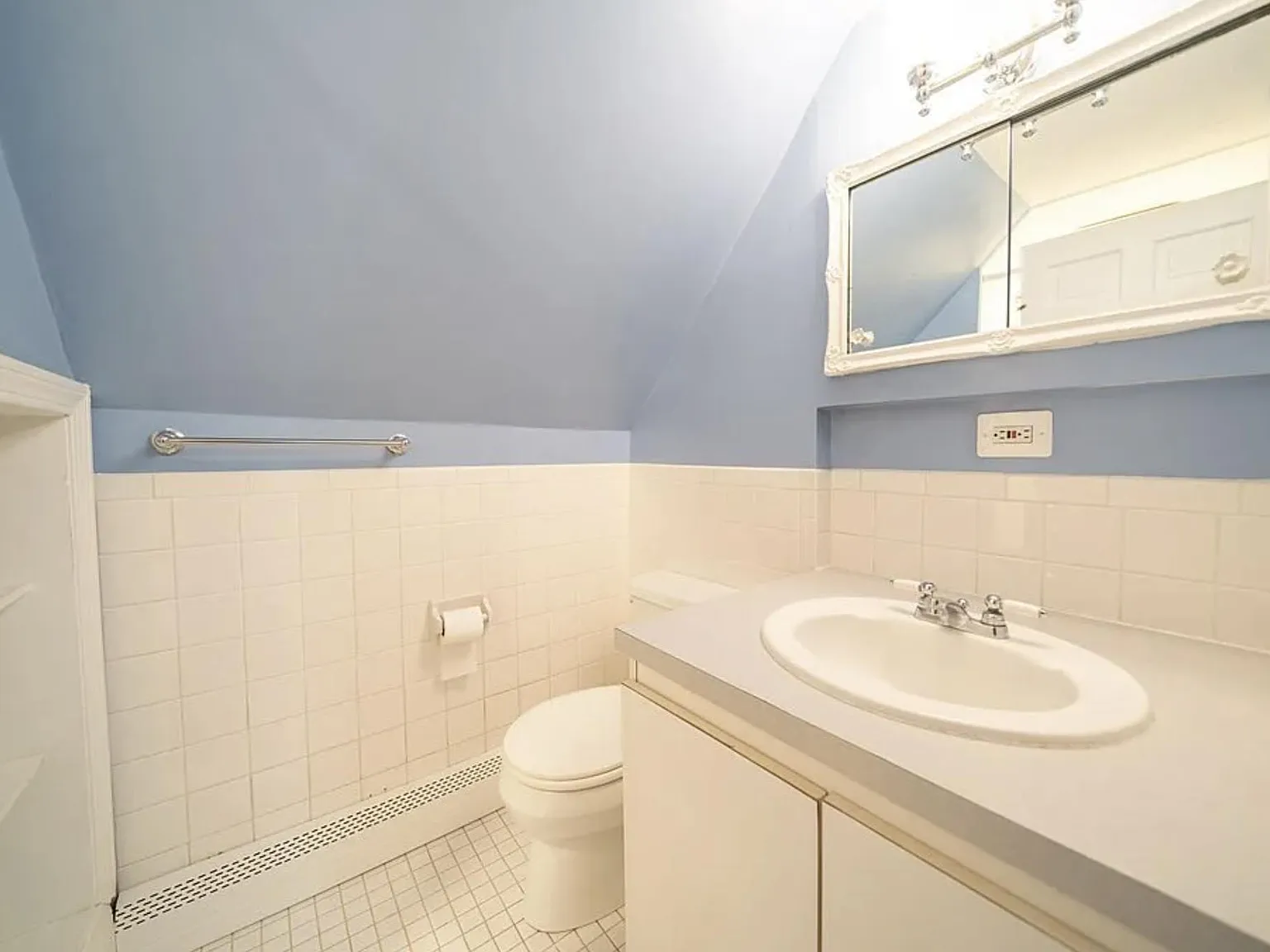 3 bed, 1120 sqft, $3,800 — Photo 3