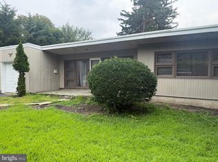 499 Summit Ave, Philadelphia, PA 19128