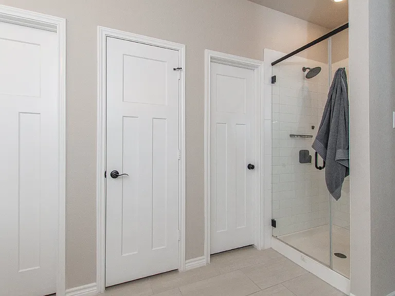 1756 Meadow Crest Dr — Photo 18