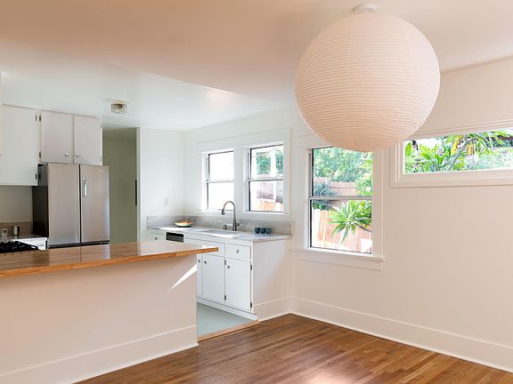 5th image of 718 Parkman Ave