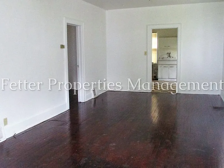 1661 Burdette Ave — Photo 9