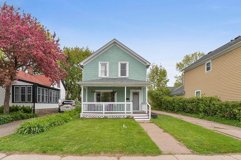 1st image of 415 Banfil St