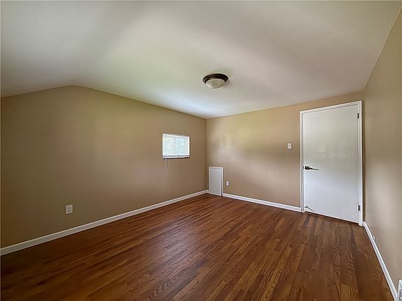 5th image of 5113 Azalea Dr