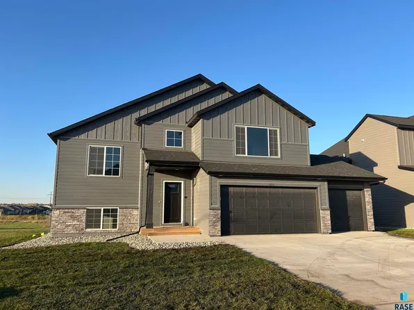 5612 E Ashwood Cir, Sioux Falls, SD 57108