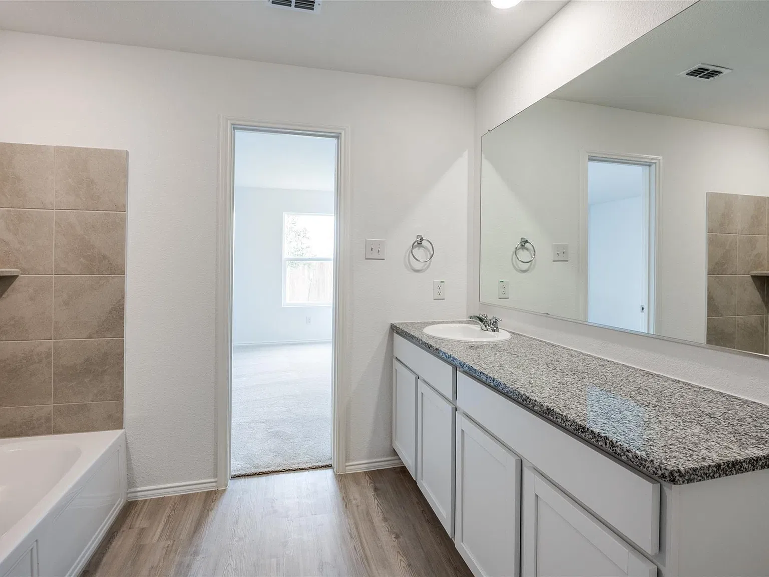 4 bed, 1667 sqft, $3,000 — Photo 4