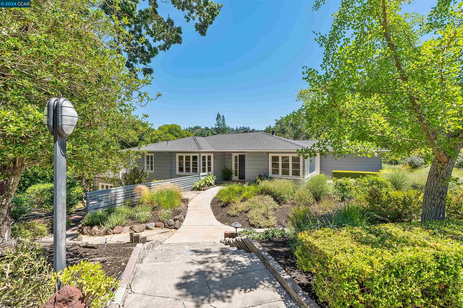 6 Irving Ln photo 1
