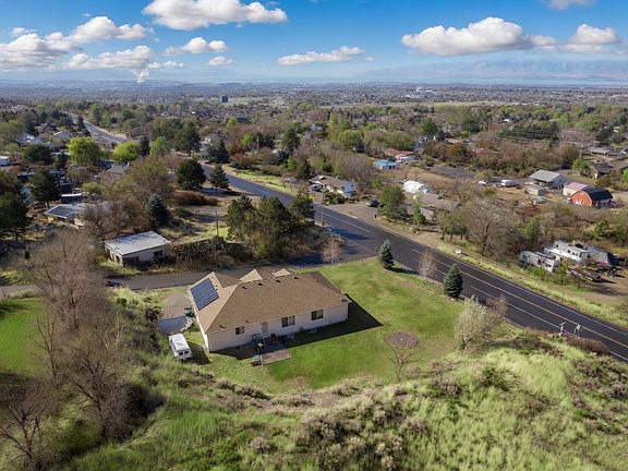 5th image of 3870 W Mountaintop Cir