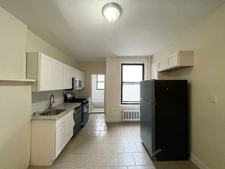 145 - Chestnut Apartments — Photo 6