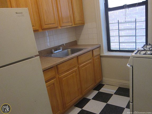 2nd image of 3257 35th St #1D