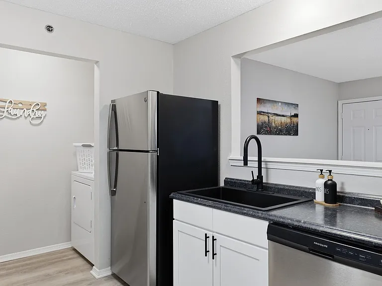 Edmond at Twenty500 Apartments — Photo 9
