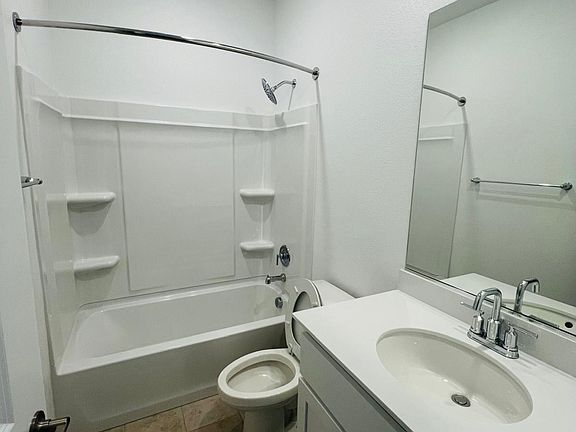 5th image of 1749 Lacey Ave