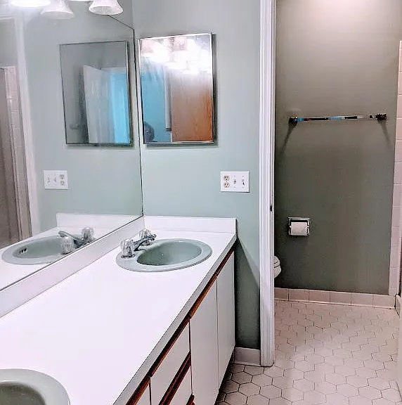 Master Bath rm