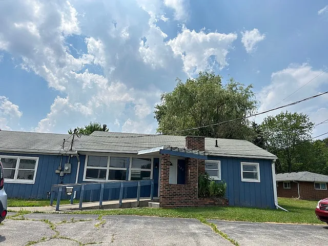 1138 S McCord Rd photo 1