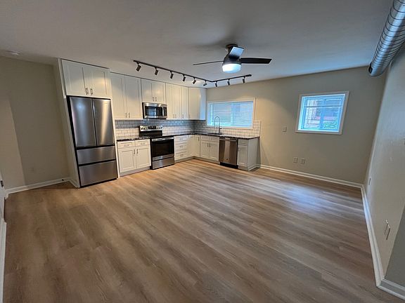 3rd image of 625 N Negley Ave APT 11