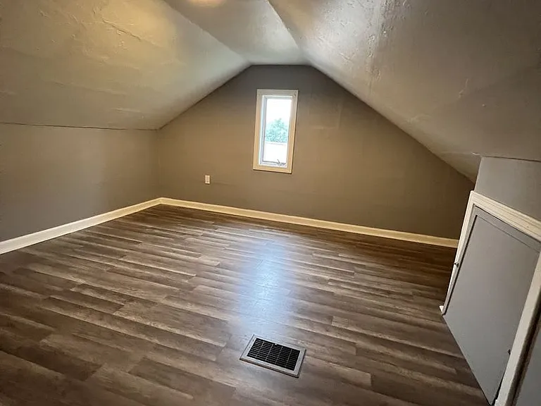 2901 Leola Ave — Photo 6