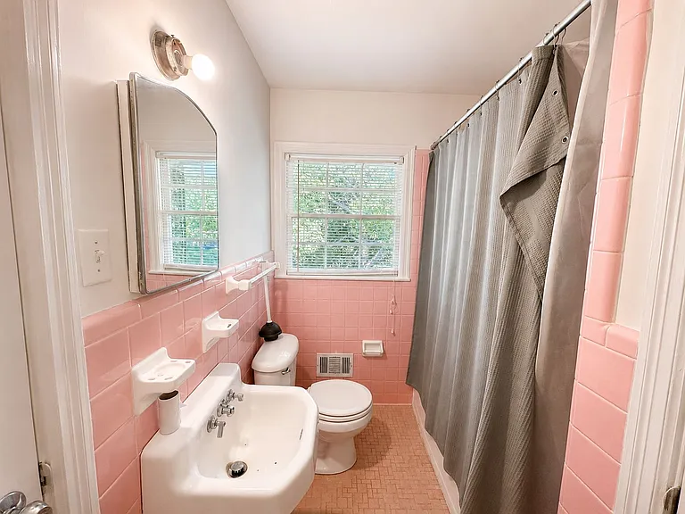 560 Riverview Rd — Photo 8