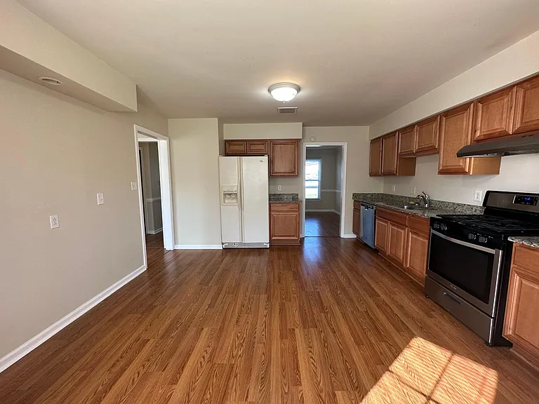 3205 Chicory Ct — Photo 4