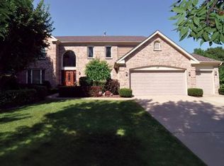 50 Carlyle Ln, Buffalo Grove, IL 60089