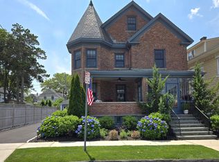 21 Bedlow Ave, Newport, RI 02840