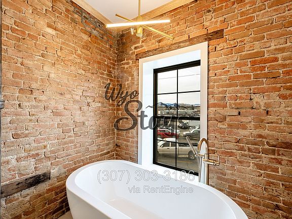 4th image of 226 N Main St #202