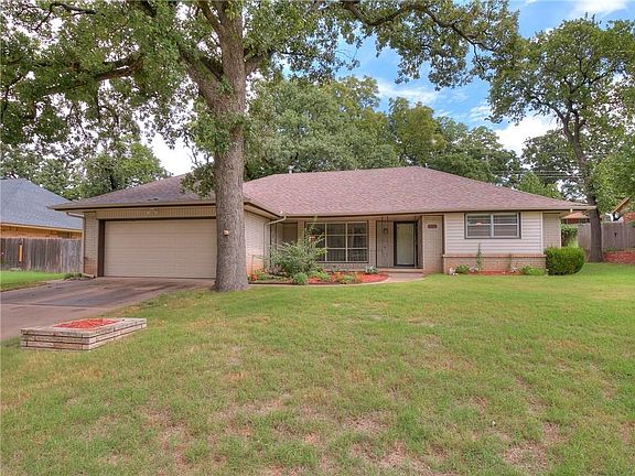 Great curb appeal! Vinyl siding, steel trim, front lawn can be watered using private well
