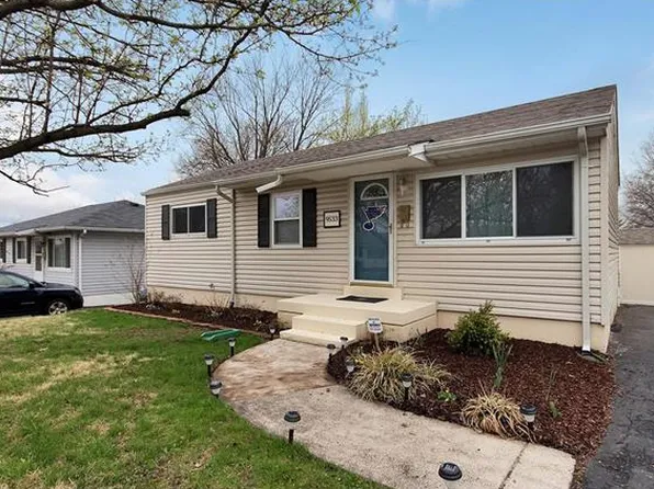 9533 Starboard Dr, Saint Louis, MO 63123