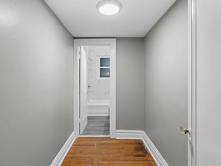5618 S Grand Blvd — Photo 21