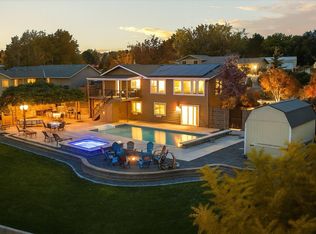 145 Travis Ln, Kennewick, WA 99338