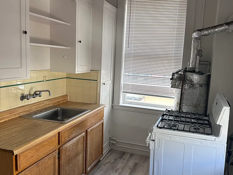1020 Stockton St #302 — Photo 6