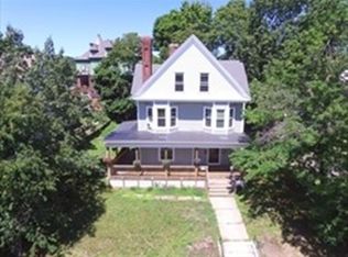 235 Oak St, Holyoke, MA 01040