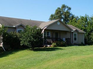 20833 Brandt Rd, Tonganoxie, KS 66086